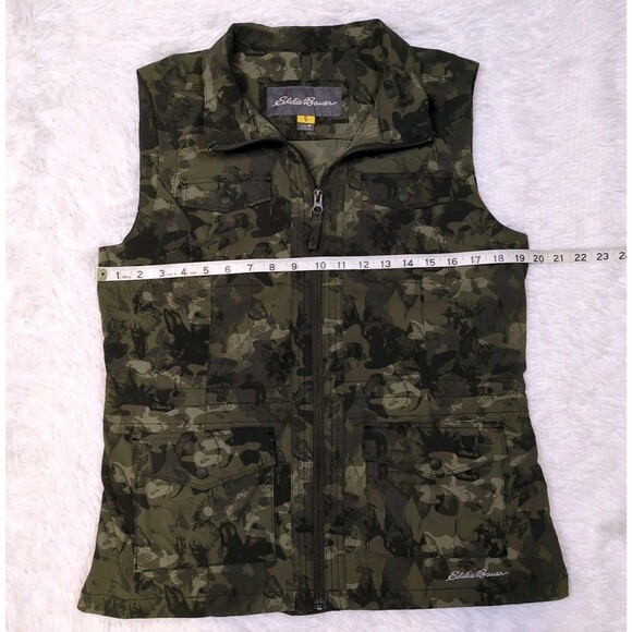 Eddie Bauer Womens M Travex Vest Green Camo Stretch Pocket Travel Hike Camp - Picture 15 of 16